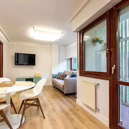 Eguzkilore Txokoa Y Parking Free * Bilbao